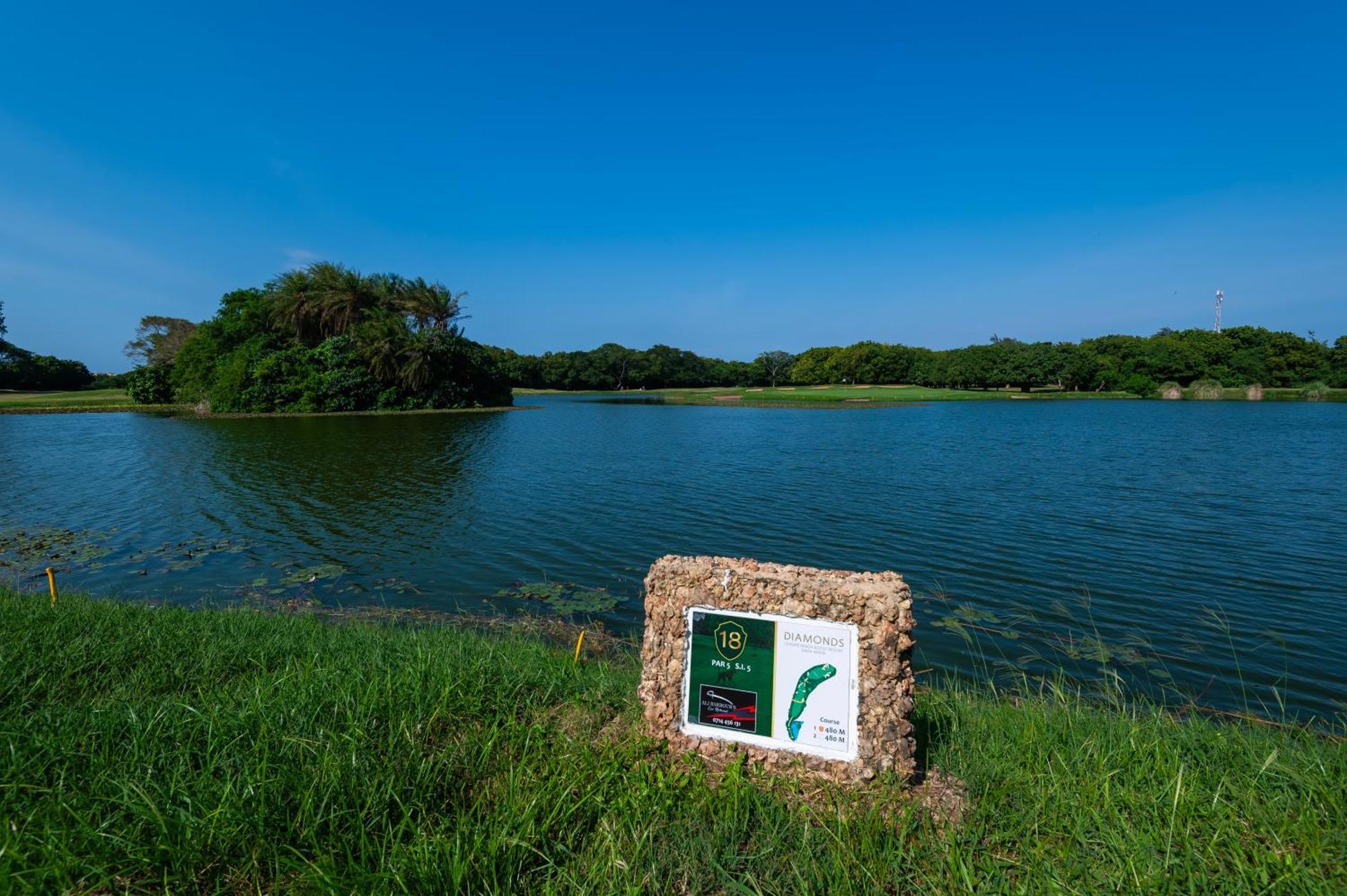 Diamonds Leisure Beach & Golf Resort Playa de Diani Exterior foto Golf course at the resort