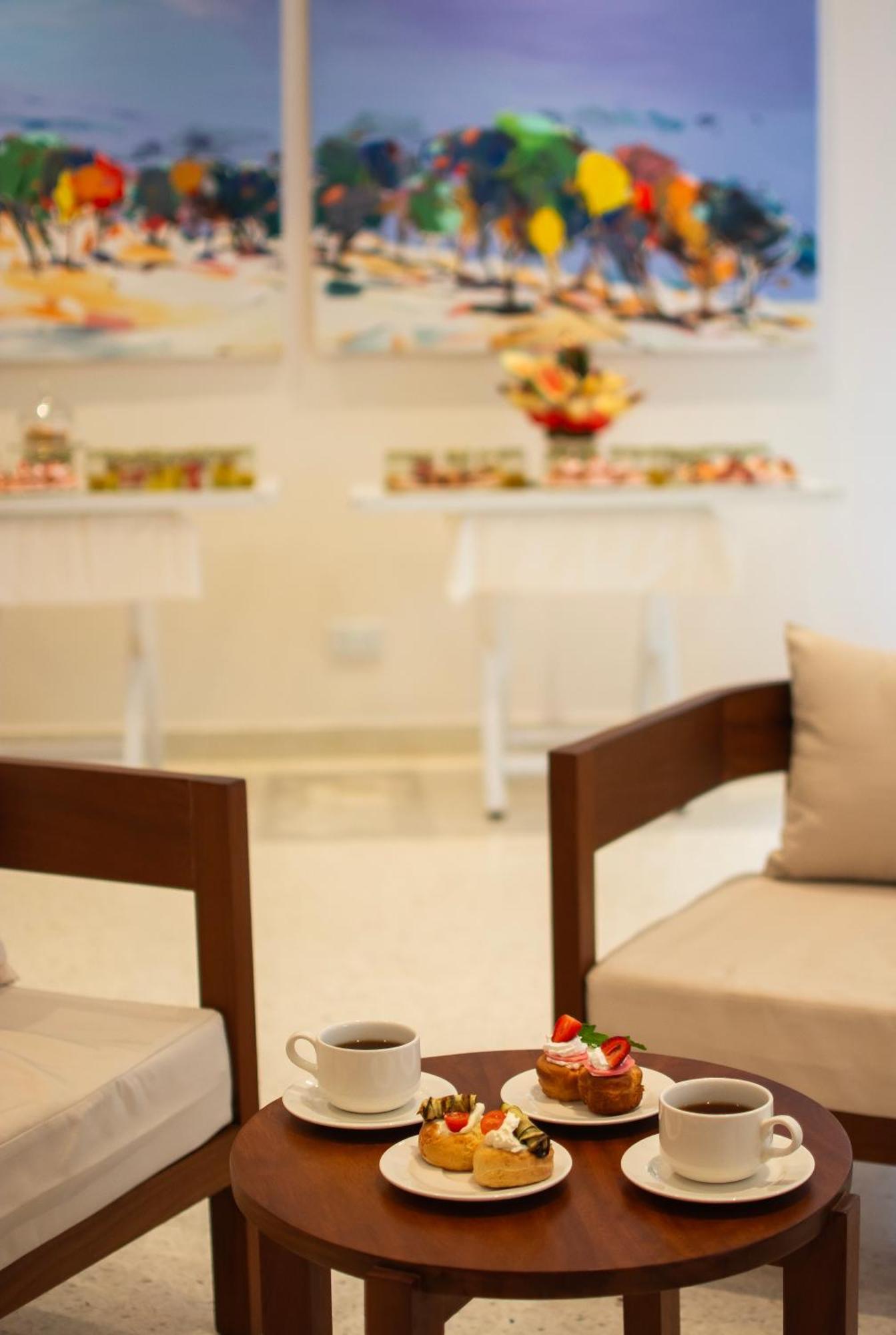 Diamonds Leisure Beach & Golf Resort Playa de Diani Exterior foto A typical waiting room