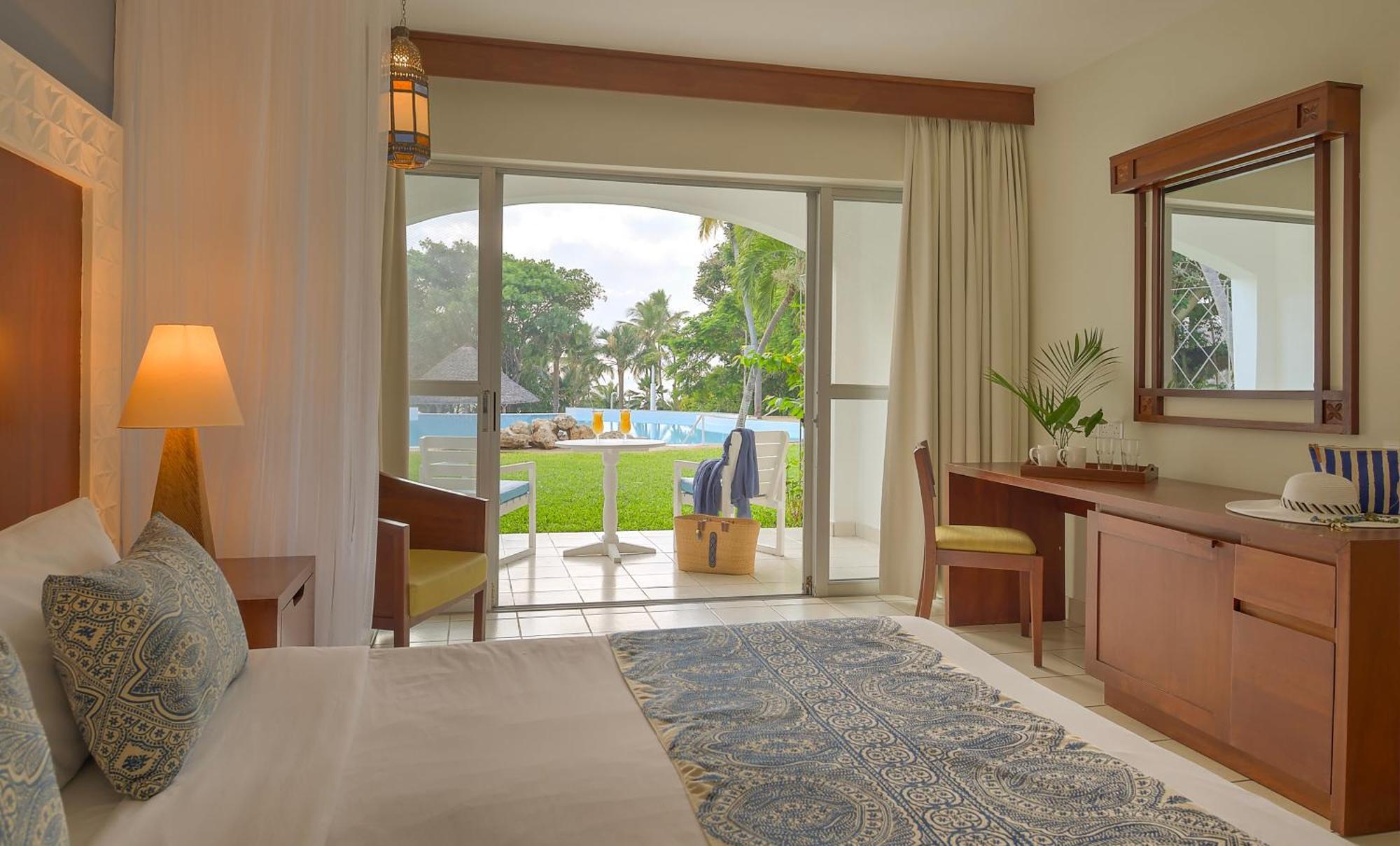 Diamonds Leisure Beach & Golf Resort Playa de Diani Exterior foto A room at the resort